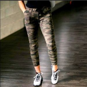 Zyia Green Camo Unwind Jogger XS